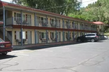 فندق Pikes Peak Inn