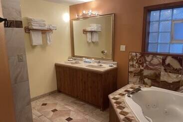 Отель Pikes Peak Inn