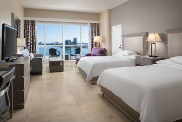 Doubletree By Hilton Grand Hotel Biscayne Bay