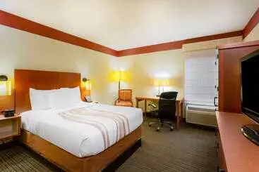 Hotel Clt Airport Inn & Suites