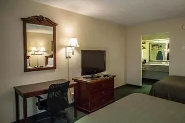 בית מלון כפרי Quality Inn Elizabeth City Near University
