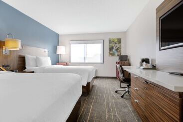 The Lux Hotel & Conference Center, Ascend Hotel Collection