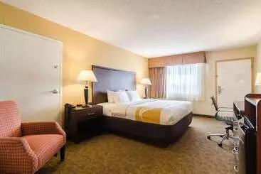 בית מלון כפרי Quality Inn & Suites