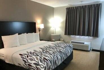 בית מלון כפרי Red Roof Inn Norwich