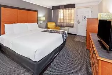 Отель La Quinta Inn By Wyndham Ventura