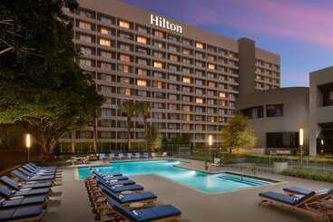 בית מלון כפרי Hilton Los Angeles Culver City