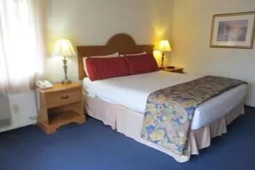 هتل The Monarch Resort