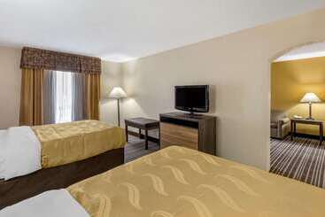 Отель Quality Inn & Suites Greensborohigh Point