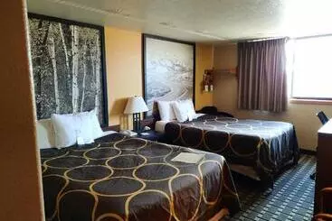 Hotel Super 8 By Wyndham Watertown