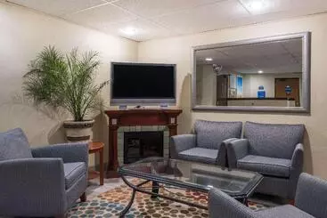 فندق على الطريق Days Inn By Wyndham Greenfield