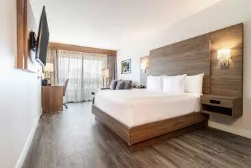 Atrium Hotel Vancouver