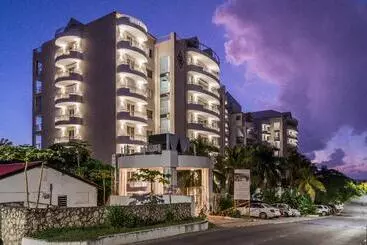 Sapphire Beach Club Resort