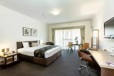 Blazing Stump Motel & Suites