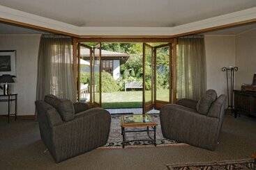 酒店 Lake Taupo Lodge