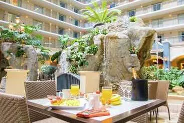 ホテル Embassy Suites By Hilton Fort Lauderdale 17th Street