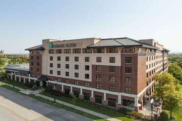 هتل Embassy Suites By Hilton Omaha Downtown Old Market