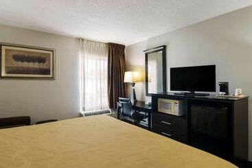Отель Quality Inn Aurora  Naperville Area