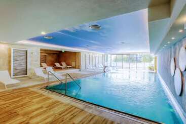 Maritim Paradise Blue Hotel & Spa