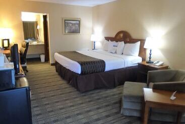 هتل Baymont By Wyndham Lynchburg