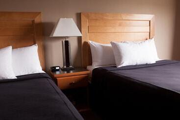 Royal Hotel West Edmonton, Trademark Collection By Wyndham