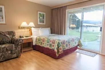 Okanagan Seasons Resort