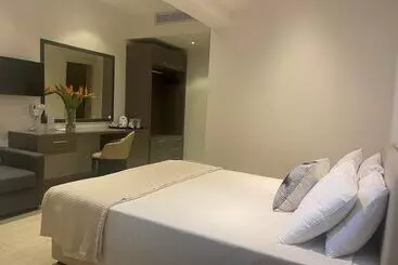 Hotel Queens Bay
