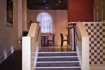 Отель Cahir House