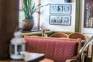 هتل Mc Kevitts Village