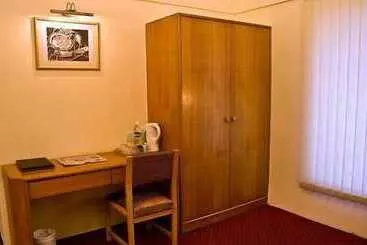 Отель Midtown Pritam