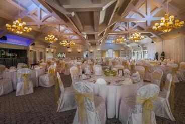 فندق Treacys Oakwood