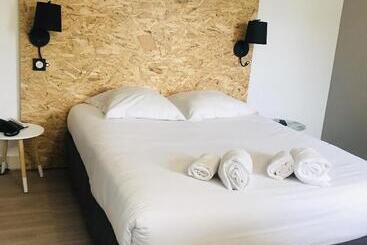 בית מלון כפרי Hôtel Les Genêts Bayonne