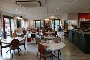 בית מלון כפרי Kyriad Montpellier Nord Parc Euromédecine