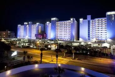 Crown Reef Beach Resort And Waterpark