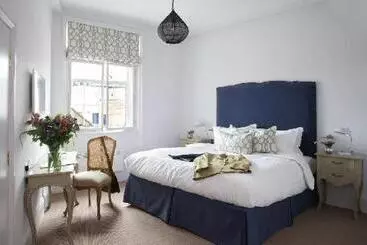 فندق Rooms By Bistrot Pierre At The Crescent Inn