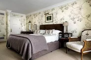 The Vineyard Hotel & Spa