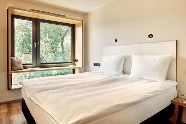 Otel Schwabinger Wahrheit By Geisel