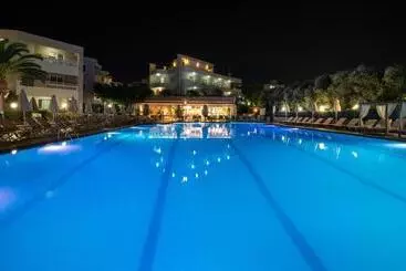 בית מלון כפרי Atrion Resort