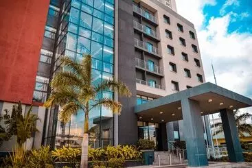 ホテル Crowne Plaza   Dar Es Salaam, An Ihg