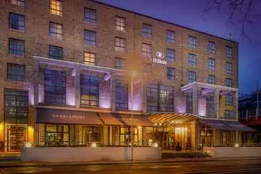 בית מלון כפרי Hilton Dublin