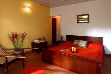 Отель Harvest Fresh Farms