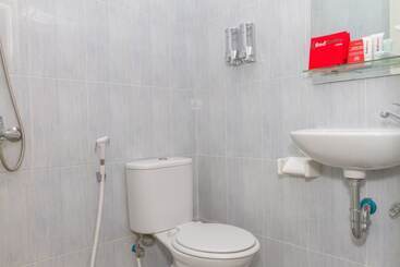 膳宿费 Reddoorz Near Pasar Baru Bandung