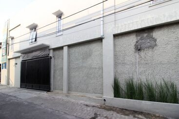 Panzió Reddoorz Plus Near Upn Jogjakarta 2