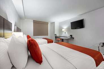 هتل Comfort Inn Queretaro
