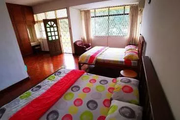 Pensió Lpm Guesthouse