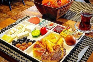 Отель Eriza Boutique