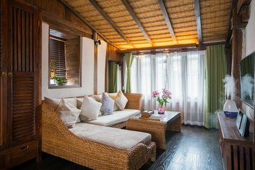 Lijiang Jinjia Cloud Window Inn