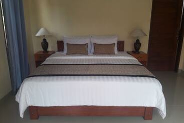 پانسیون Pemuntalan Guesthouse