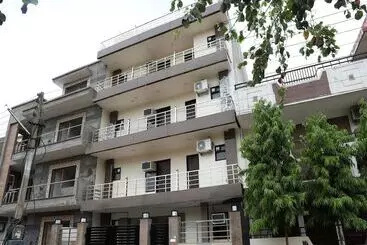 Hotelli Niketan Medanta By Oyo Rooms