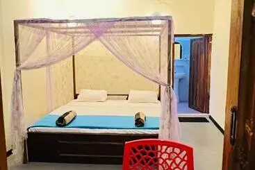 Hotel Eagle Resort Arugambay