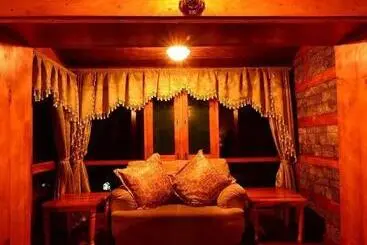 Hotel Himalyan Kothi Kais